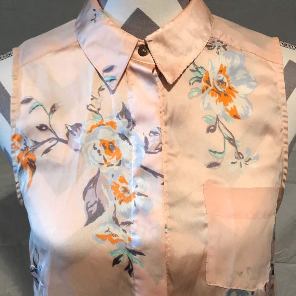 Tank top button down w sheer back - Picture 2 of 5